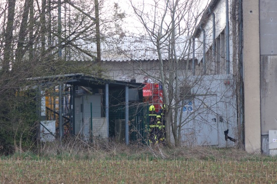 Brandeinsatz: Zwei Feuerwehren bei l�ngerem L�scheinsatz bei Unternehmen in Wolfern im Einsatz