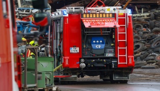 Brand bei Abfallverwertungsunternehmen in Edt bei Lambach sorgt f�r Einsatz zweier Feuerwehren