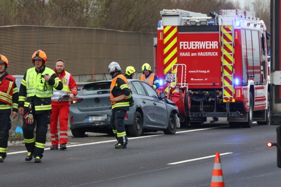 Schwerer Verkehrsunfall auf Innkreisautobahn bei Weibern fordert zwei Leichtverletzte