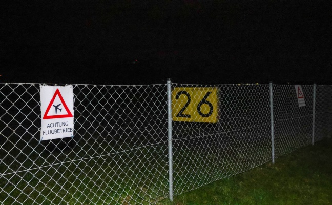 Flugunfall: Kleinflugzeug bei Bruchlandung auf Flugplatz in Laakirchen von Landebahn abgekommen