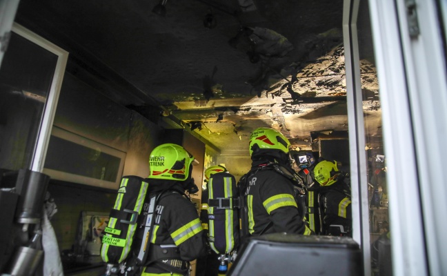 K�chenbrand in einem Mehrfamilienhaus in Marchtrenk sorgte f�r Einsatz zweier Feuerwehren
