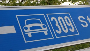 Streifkollision zwischen PKW und LKW-Zugmaschine auf Steyrer Stra�e bei Dietach endet glimpflich