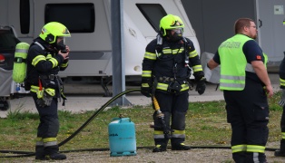 Gasaustritt: Feuerwehr zu ausstr�mender Propangasflasche in Wei�kirchen an der Traun gerufen