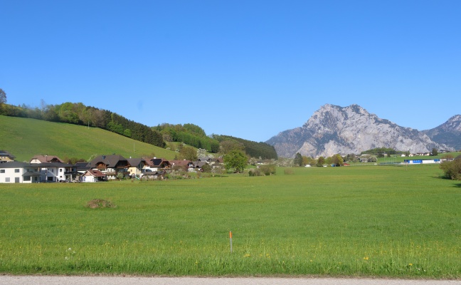 Personenrettung: Drei Feuerwehren zu eingeklemmter Person nach Altm�nster alarmiert