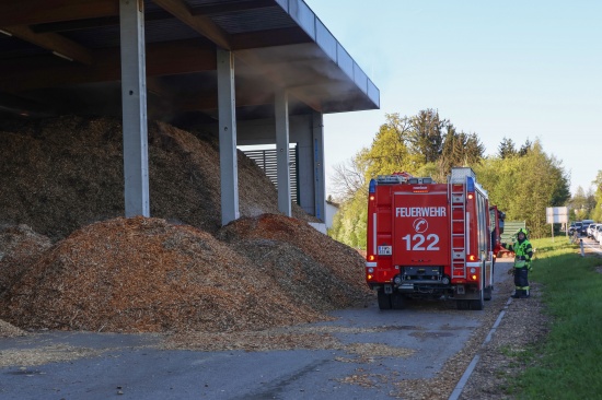 Brandverdacht: Vermeintlicher Rauch bei Heizwerk in Thalheim bei Wels l�ste neuerlich Einsatz aus
