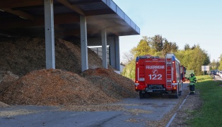 Brandverdacht: Vermeintlicher Rauch bei Heizwerk in Thalheim bei Wels l�ste neuerlich Einsatz aus