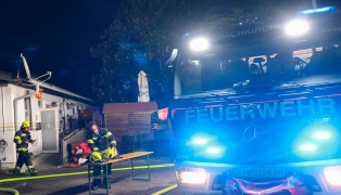 Schnell gel�scht: Brand bei einem Grillrestaurant in Ohlsdorf fordert vier Verletzte