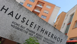 Verweste Leiche: Tochter lebte wochenlang in einer Wohnung in Wels-Neustadt neben toter Mutter (86)