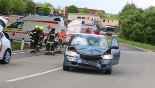 Auffahrunfall mit drei beteiligten Autos in Pichl bei Wels fordert vier Verletzte