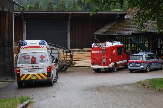 Zwei Feuerwehren zu Brandeinsatz bei landwirtschaftlichem Geb�ude in Regau alarmiert