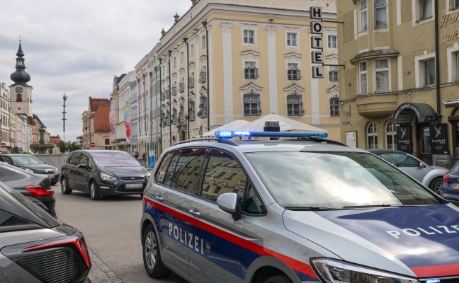 Schwer bewaffnet: Gr��erer Polizeieinsatz im Rathaus in Wels-Innenstadt sorgte f�r Aufregung
