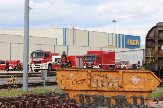 Gefahrstoffeinsatz: Einsatz der Feuerwehr bei Kesselwaggon am Verschiebebahnhof in Wels-Puchberg