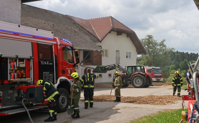 F�nf Feuerwehren bei Brand auf einem Bauernhof in Eschenau im Hausruckkreis im Einsatz