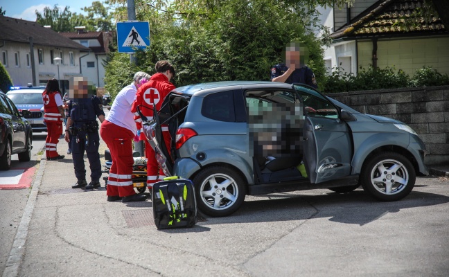 Verkehrsunfall zwischen PKW und Mopedauto in Marchtrenk fordert eine verletzte Person