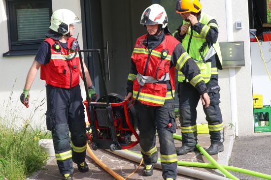 Drei Feuerwehren bei kleinerem Brand in einem Einfamilienhaus in Leonding im Einsatz