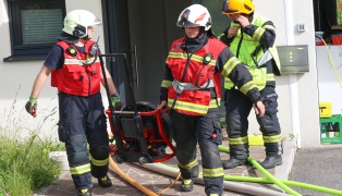 Drei Feuerwehren bei kleinerem Brand in einem Einfamilienhaus in Leonding im Einsatz