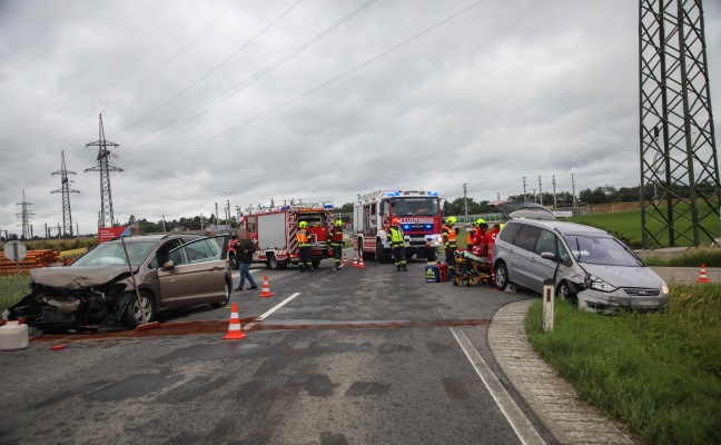 Neuerlicher Kreuzungscrash an einem Unfallh�ufungspunkt in Marchtrenk fordert zwei Verletzte