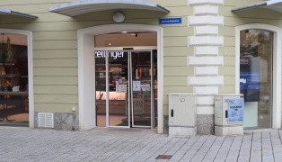 Kaputte Schiebet�re bei Gesch�ft in Wels-Innenstadt sorgte f�r morgendlichen Einsatz