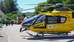 Drei Verletzte: Schwerer Verkehrsunfall mit zwei beteiligten Autos in Gallspach