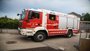 Zwei Feuerwehr bei dubiosem Brandeinsatz in Marchtrenk im Einsatz