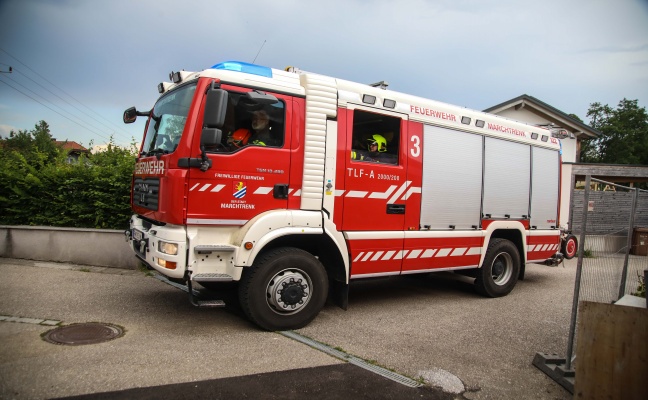 Zwei Feuerwehr bei dubiosem Brandeinsatz in Marchtrenk im Einsatz
