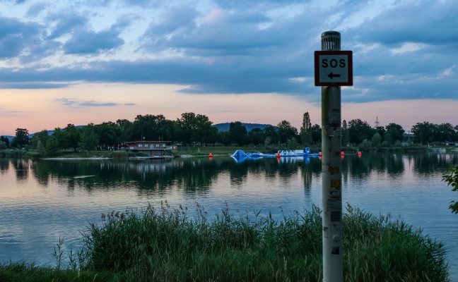 T�dlicher Badeunfall: Schwimmerin (76) im Pichlinger See in Linz-Pichling ertrunken