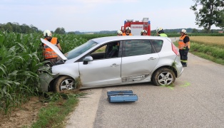 Fahrerfluchtunfall: Auto nach Ausweichman�ver bei Sipbachzell �berschlagen