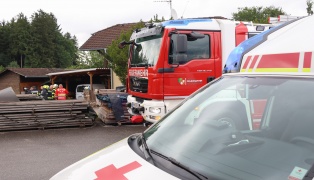 Drei Verletzte nach Kellerbrand in einem Wohnhaus in Waldneukirchen