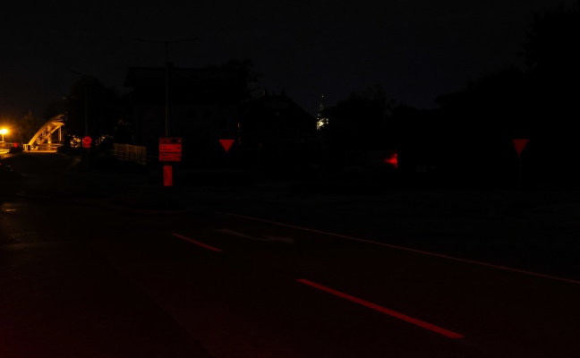 Stromausfall: Eins�tze nach n�chtlicher St�rung im Stromnetz in Thalheim bei Wels