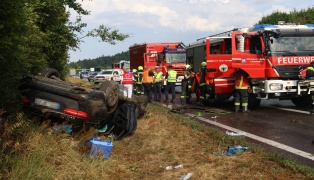 Auto �berschlagen: Verkehrsunfall auf Innkreisautobahn bei Krenglbach fordert einen Schwerverletzten