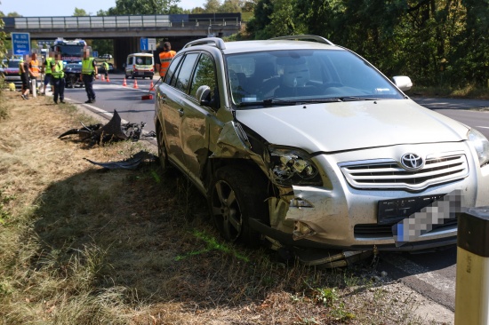 Crash zweier PKW im Bereich der Autobahnanschlusstelle bei Wei�kirchen an der Traun