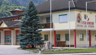 Feuerwehr zu Brand im Dachbereich eines Wohnhauses in Spital am Pyhrn alarmiert