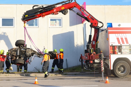 Dreisitzer-Trike �berschlagen: Schwerer Verkehrsunfall in Micheldorf in Ober�sterreich