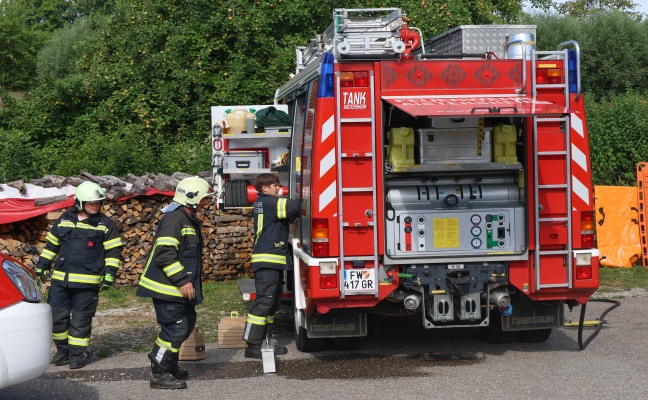Carport eingest�rzt: Mann in Aistersheim im Kopfbereich schwer eingeklemmt und schwer verletzt