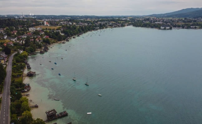 Gro�einsatz am Attersee: Vermeintlich ertrinkende Person bei Seewalchen am Attersee gesichtet