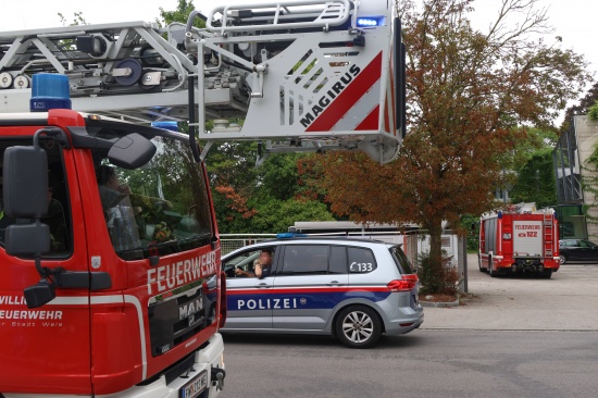 Brandgeruch durch defektes Vorschaltger�t einer Leuchte in einem Geb�ude in Wels-Pernau
