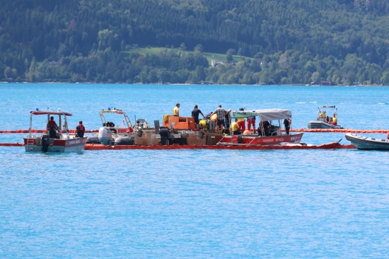 Bergung l�uft: Spezialtaucher holen abgest�rztes Kleinflugzeug aus 162 Metern Tiefe