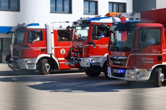 Explosionsgefahr bef�rchtet: Einsatz nach kleinerer Rutschung durch Baggerarbeiten in Wels-Puchberg