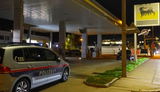 Tankstellenr�uber stellte sich nach �berfall auf Tankstelle in Wels-Neustadt der Polizei