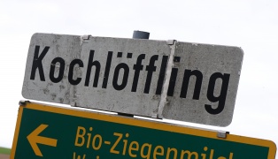 Feuerwehren zu Brand auf einem Bauernhof in Oberndorf bei Schwanenstadt alarmiert