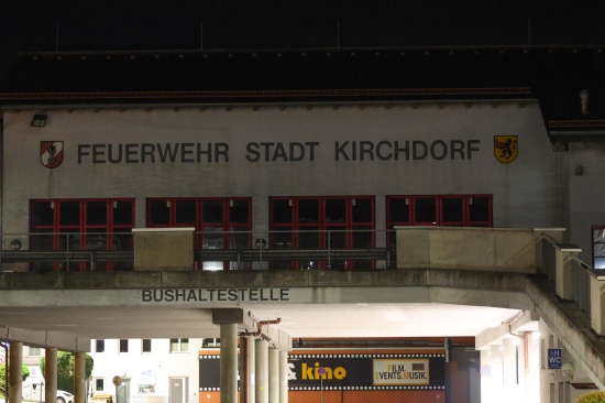 Einsatzkr�fte zu n�chtlicher Personenrettung im Zentrum von Kirchdorf an der Krems alarmiert
