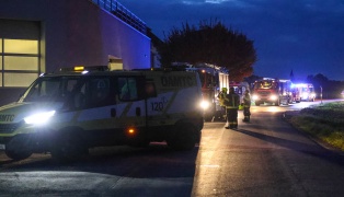 Personenrettung: PKW-Lenker in Kirchberg-Thening in Garage in einem Auto eingeschlossen