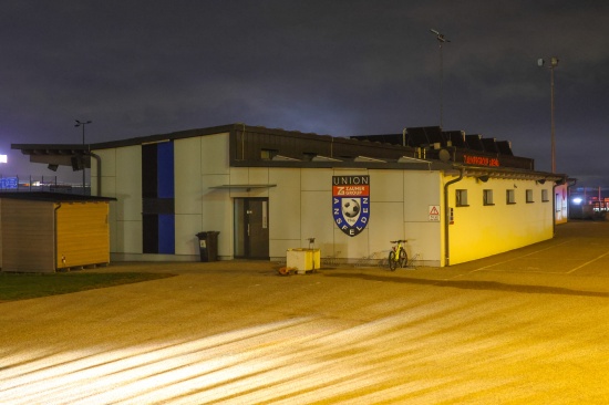 Vier Feuerwehren zu Brand im WC-Bereich eines Sportplatzes in Ansfelden alarmiert
