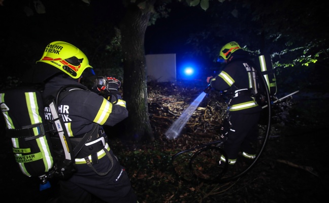 Eins�tze in Marchtrenk: Kleinbrand in einem Waldst�ck sowie Brandverdacht im Nahbereich