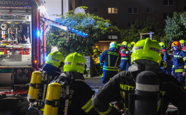 Kellerbrand: Vier Feuerwehren bei Brand in einem Wohnhaus in Ansfelden im Einsatz