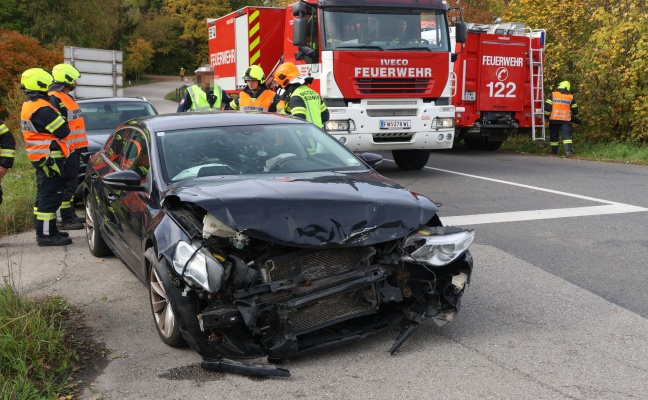 Schwerer Verkehrsunfall im Kreuzungsbereich der Pyhrnpass Stra�e in Thalheim bei Wels
